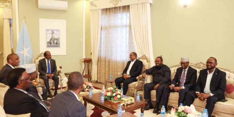 President and PM of Somalia met with SSC-Khaatumo leader