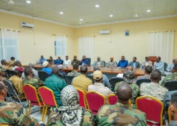 President Said Abdullahi Deni addresses Puntland force commanders in Galkayo after the Mudug operations