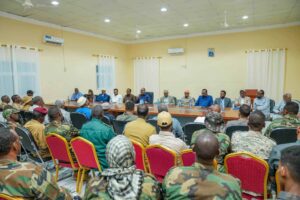 President Said Abdullahi Deni meets Puntland force commanders in Galkayo, where the defence forces are now on full alert
