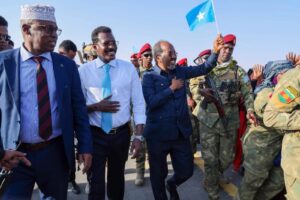 President Hassan Sheikh Mohamud greeting crowds on his Galmudug tour, where he said he established the regional states from Galkayo to Kismayo