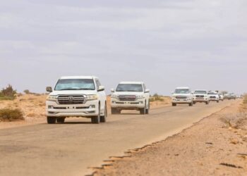 The presidential convoy travelling overland through Mudug region on the road to Galkayo
