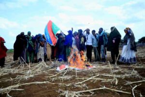 Protesters in Southwest State burn the Turkish flag over airstrikes near Baidoa