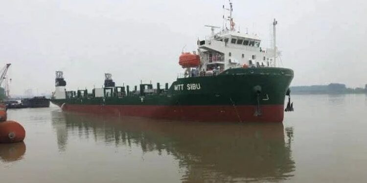 The Sibu 1, the Eritrean-flagged tanker Puntland's maritime police freed from pirates off the Mudug coast after five weeks in captivity