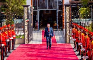 President Abdirahman Mohamed Abdullahi Irro leaving the presidential palace in Hargeisa past the guard of honour at the start of his working visit to Washington