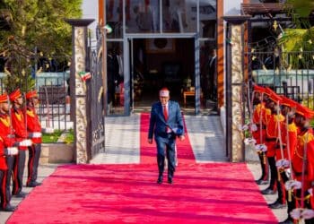 President Abdirahman Mohamed Abdullahi Irro leaving the presidential palace in Hargeisa past the guard of honour at the start of his working visit to Washington