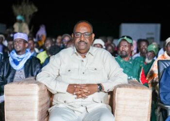 President Said Abdullahi Deni seated before the crowd in Xaafuun on 9 September 2026, where he said Puntland will fight the pirates the way it fought Daesh