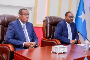 Vice President Ilyas Osman Lugatoor and President Said Abdullahi Deni at a Puntland government meeting