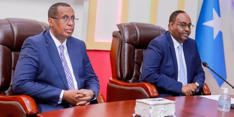 Vice President Ilyas Osman Lugatoor and President Said Abdullahi Deni at a Puntland government meeting