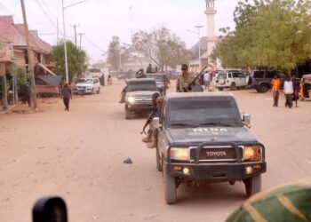 File photograph of NISA pickups driving through Beled Hawo, the Gedo border town whose commissioner says federal-led forces have set out toward it from Luuq and Doolow