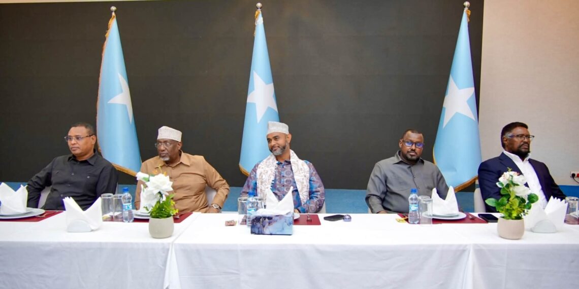 Head table at the Mogadishu dinner for South West State's federal lawmakers on 18 October, where the Speaker raised Nairobi and the peacekeepers