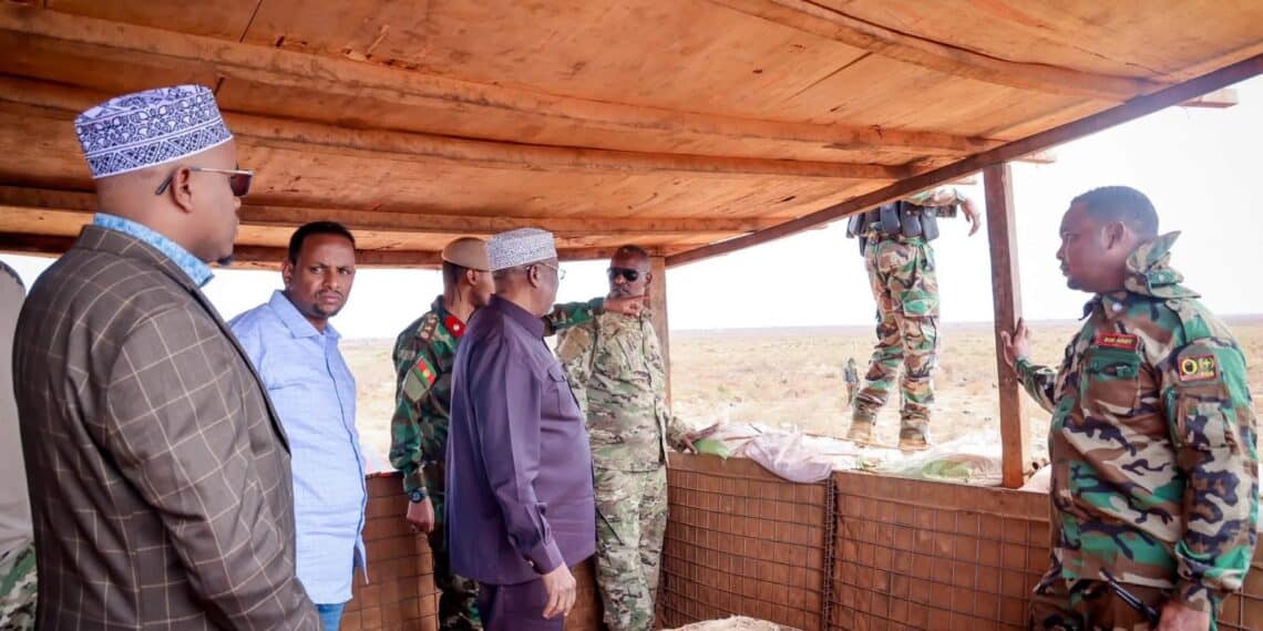 South West State officials and Somali army officers at a frontline post in Bay region in October 2026, the month federal troops staged at Baledogle moved toward Buurhakaba